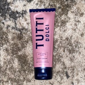 Bath and body works, pink peony creme